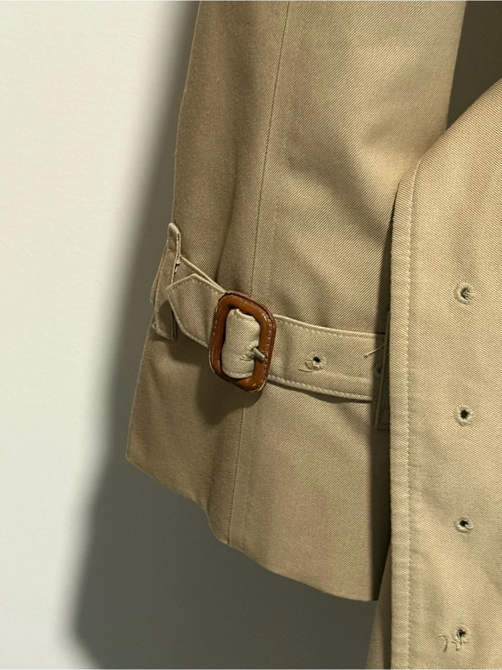 Burberry woman’s khaki Double-Breasted Trench Coat with Belt  and tartan lining - Picture 7 of 10